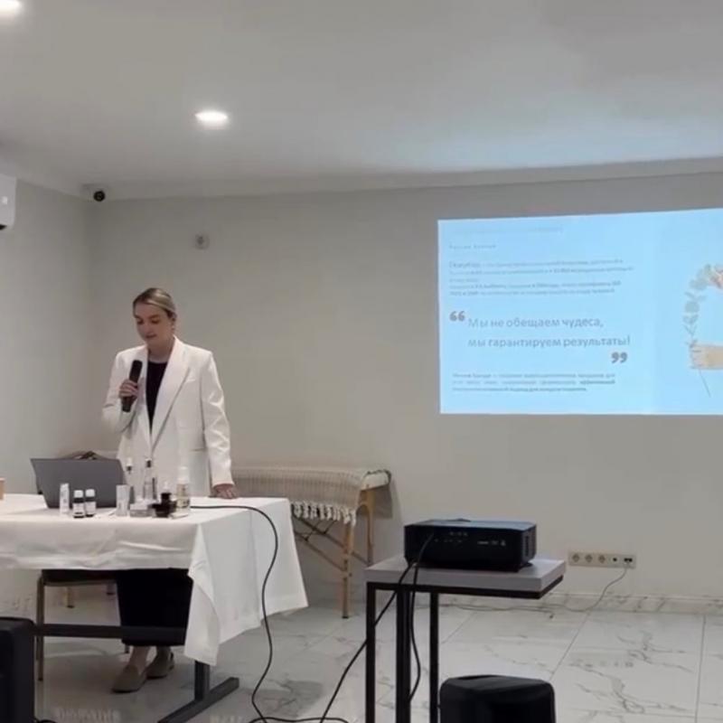 Врач Спузовская А.И. совместно с DermaLab провела обучение для косметологов.